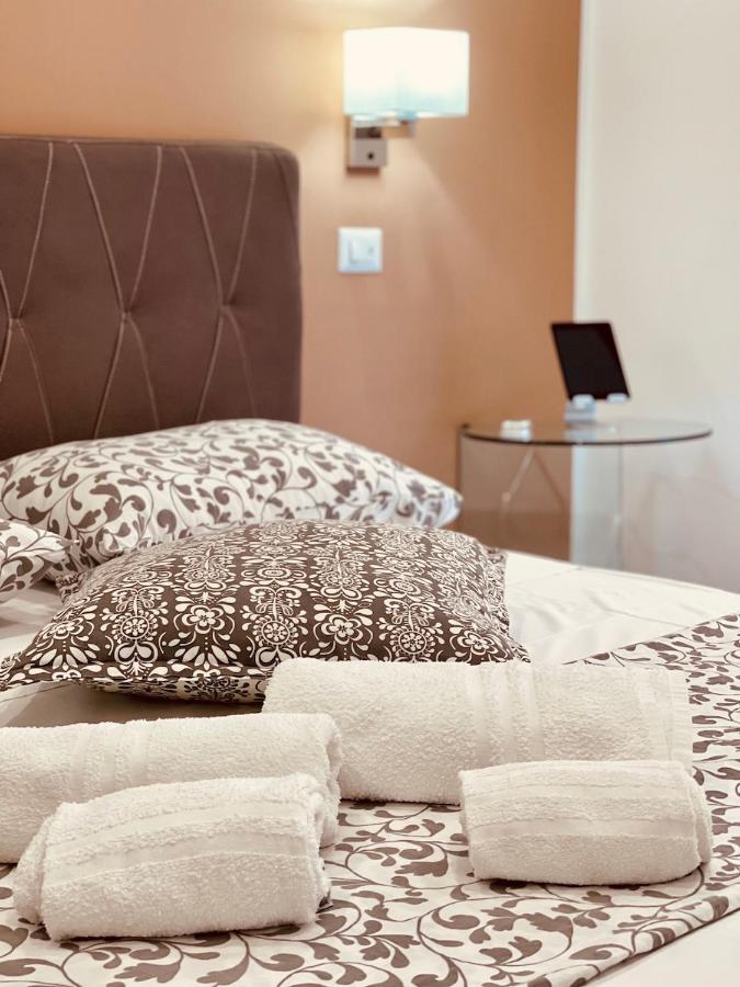 Ciu Ciu Home Suite Палермо Екстериор снимка